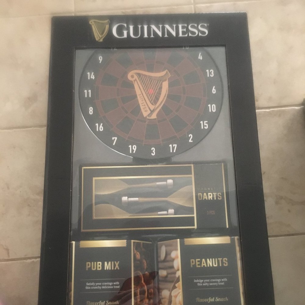 Guinness Dartboard Set  $12FIRM OR *🎉